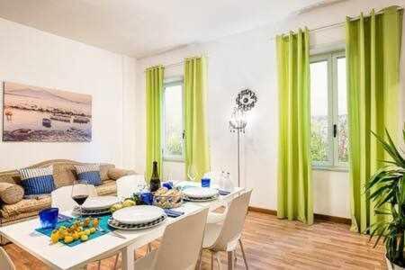 Ferienwohnung Joe’s Flat 1 Modern ... Sorrent Exterior foto